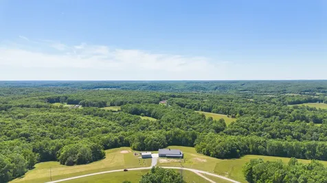 1071 Sycamore Lane Nunnelly TN 37137
