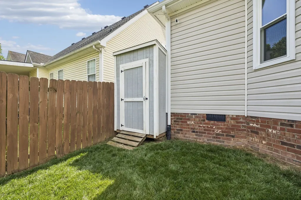 2504 Oak Hill Drive Murfreesboro TN 37130