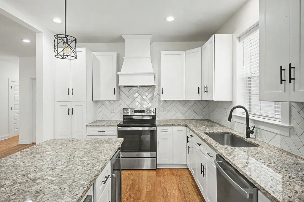 1518B Dugger Drive Nashville TN 37206