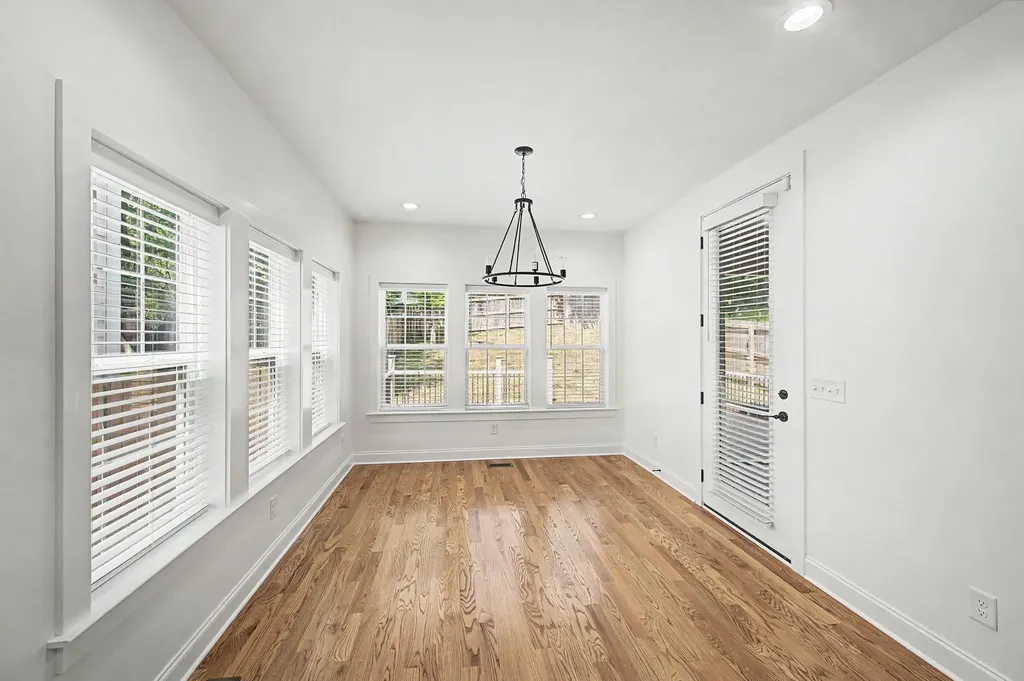 1518B Dugger Drive Nashville TN 37206