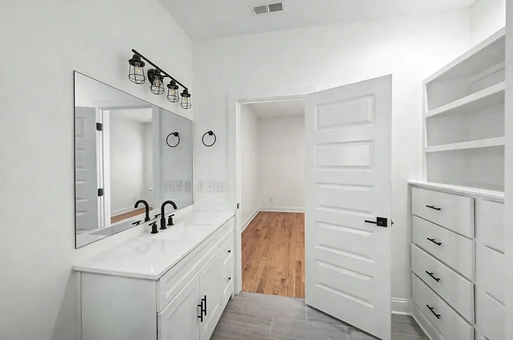1518B Dugger Drive Nashville TN 37206