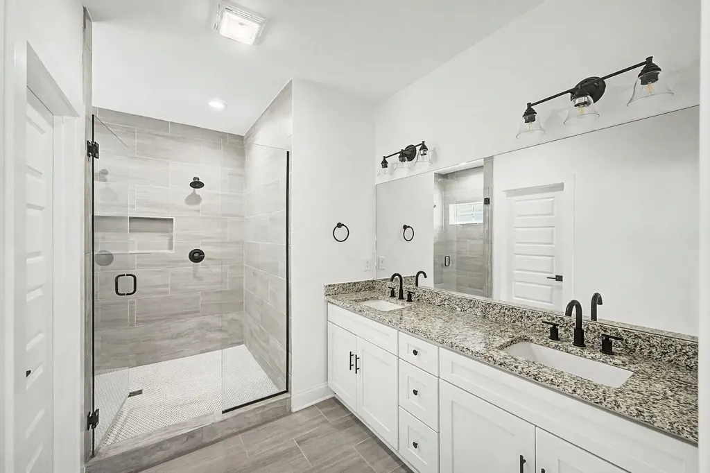 1518B Dugger Drive Nashville TN 37206