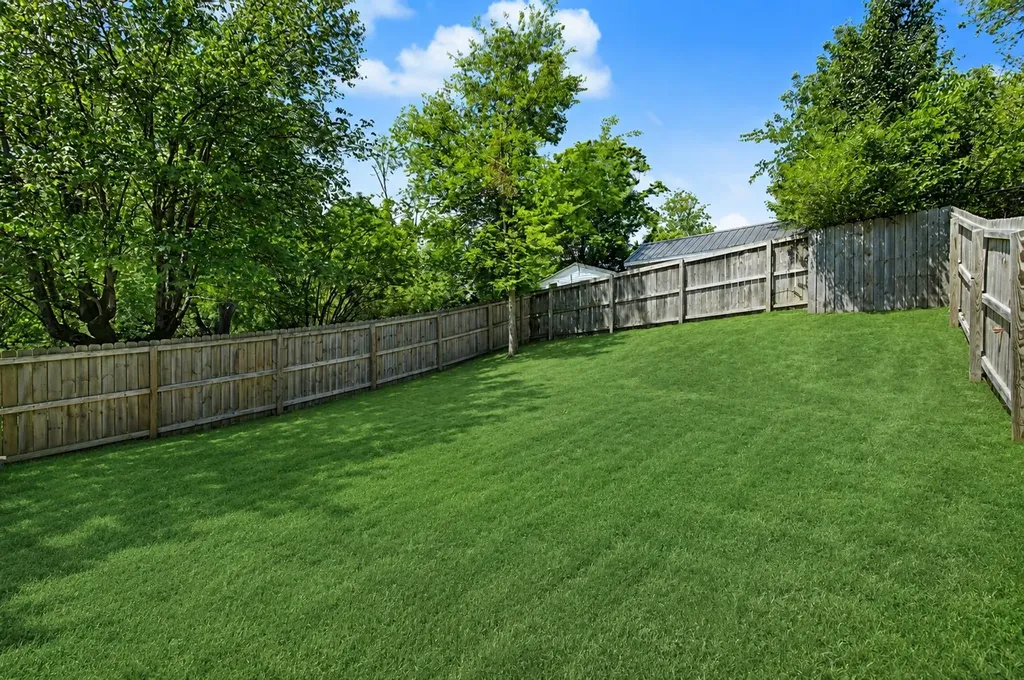1518B Dugger Drive Nashville TN 37206