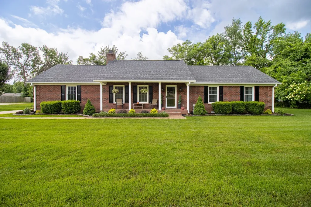 303 Stephanie Drive White House TN 37188