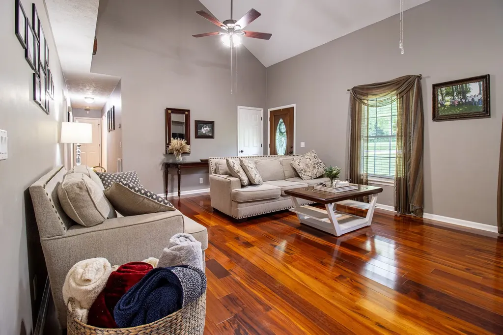 303 Stephanie Drive White House TN 37188