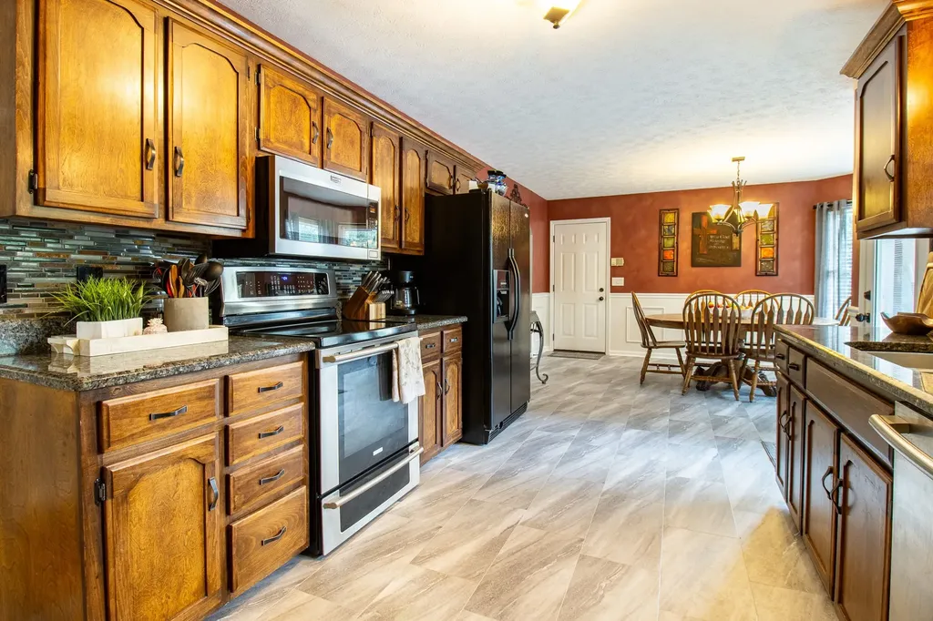 303 Stephanie Drive White House TN 37188