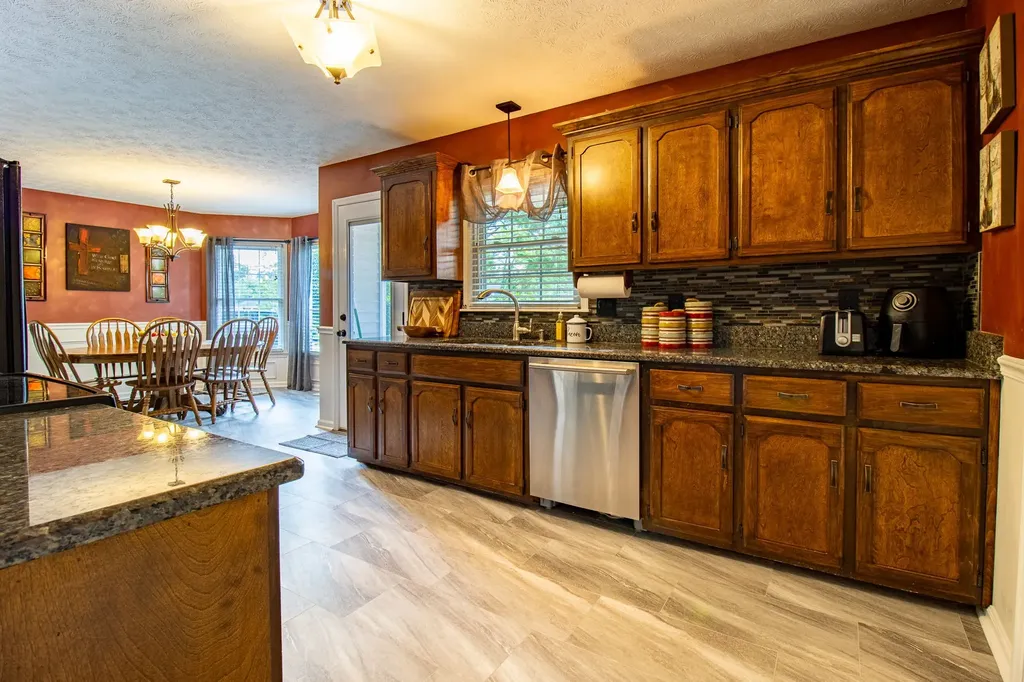 303 Stephanie Drive White House TN 37188