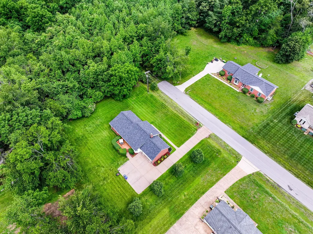 303 Stephanie Drive White House TN 37188