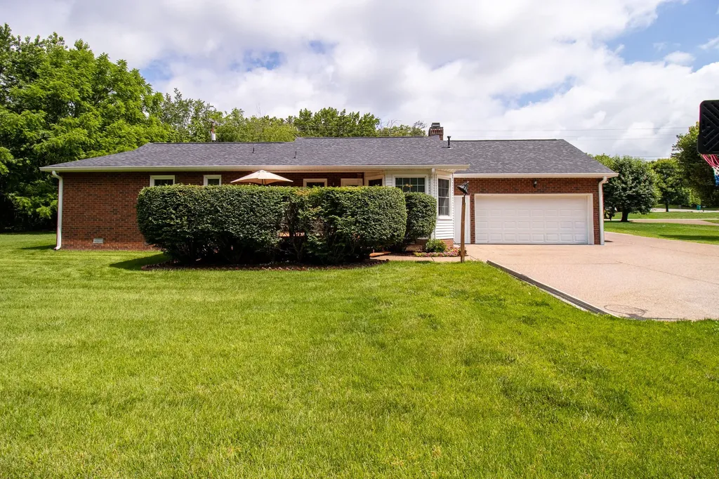 303 Stephanie Drive White House TN 37188