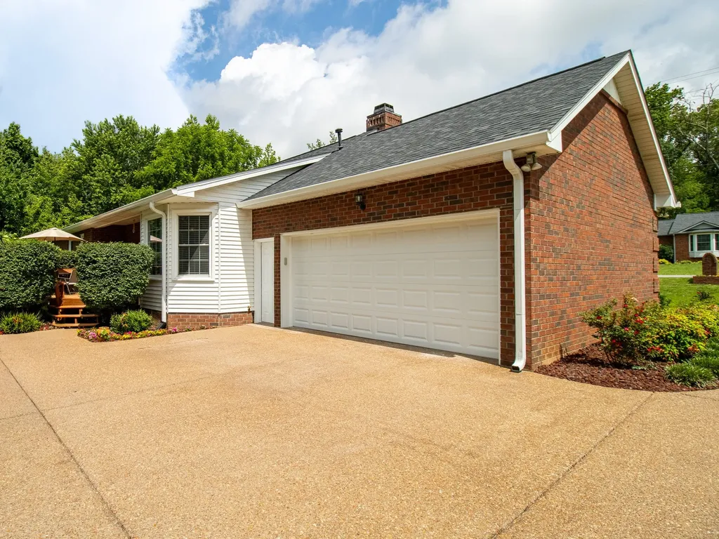 303 Stephanie Drive White House TN 37188
