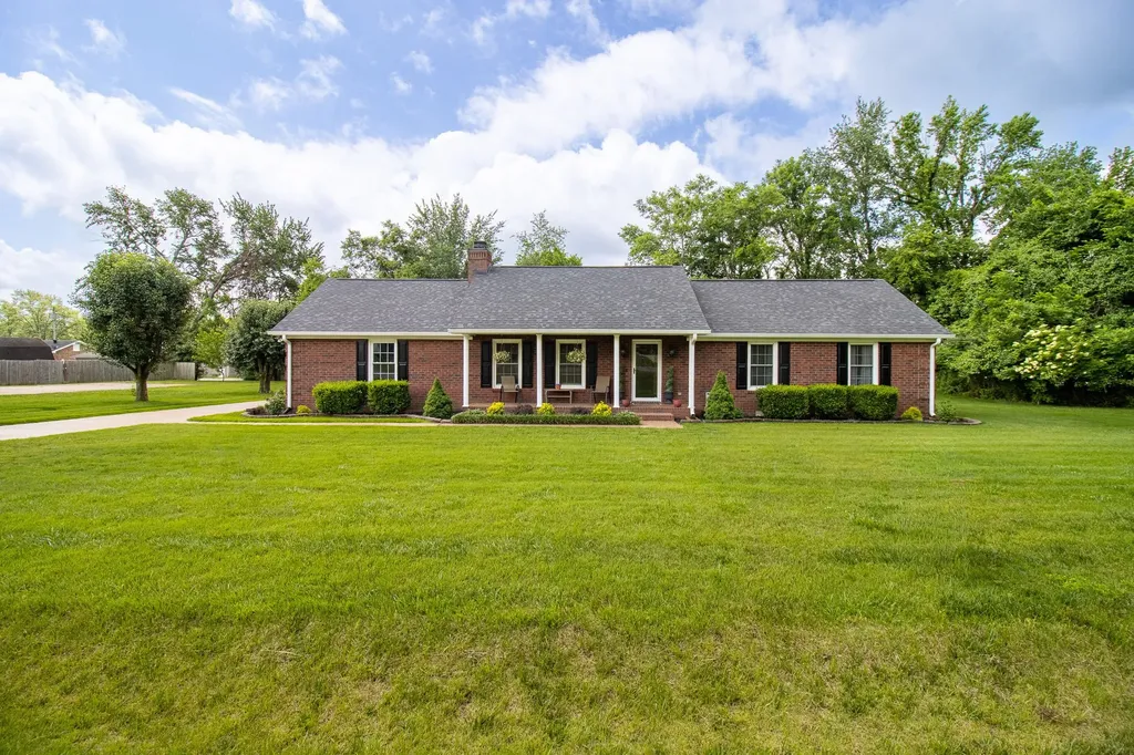 303 Stephanie Drive White House TN 37188