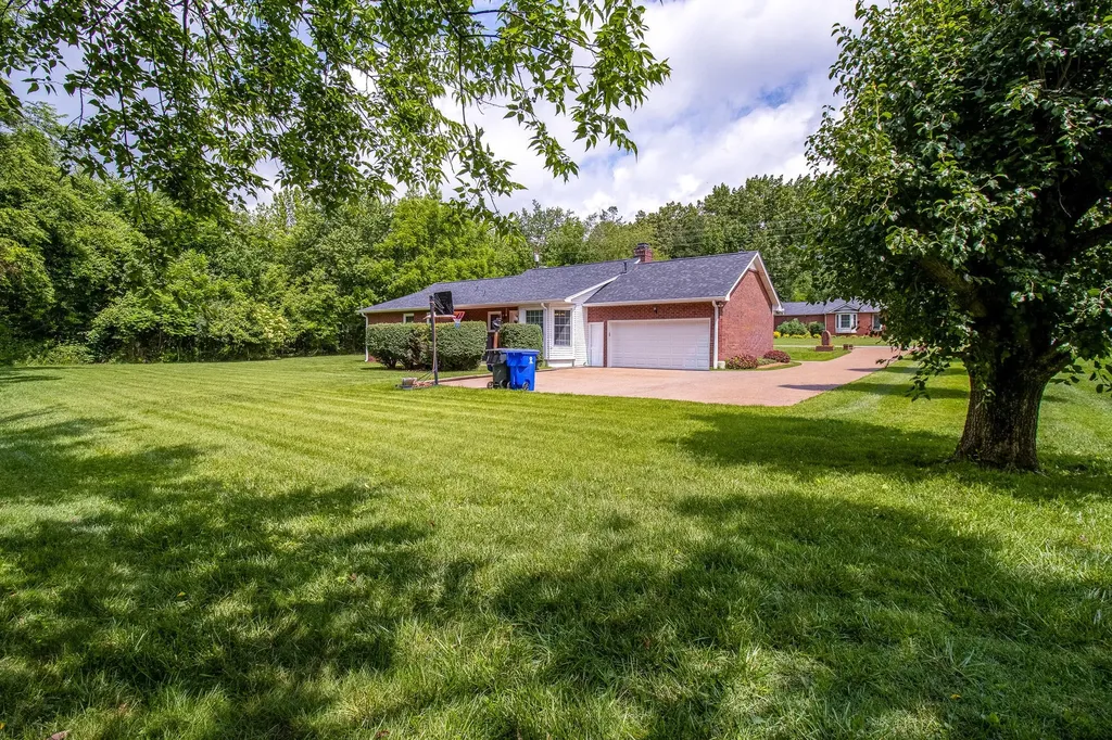 303 Stephanie Drive White House TN 37188