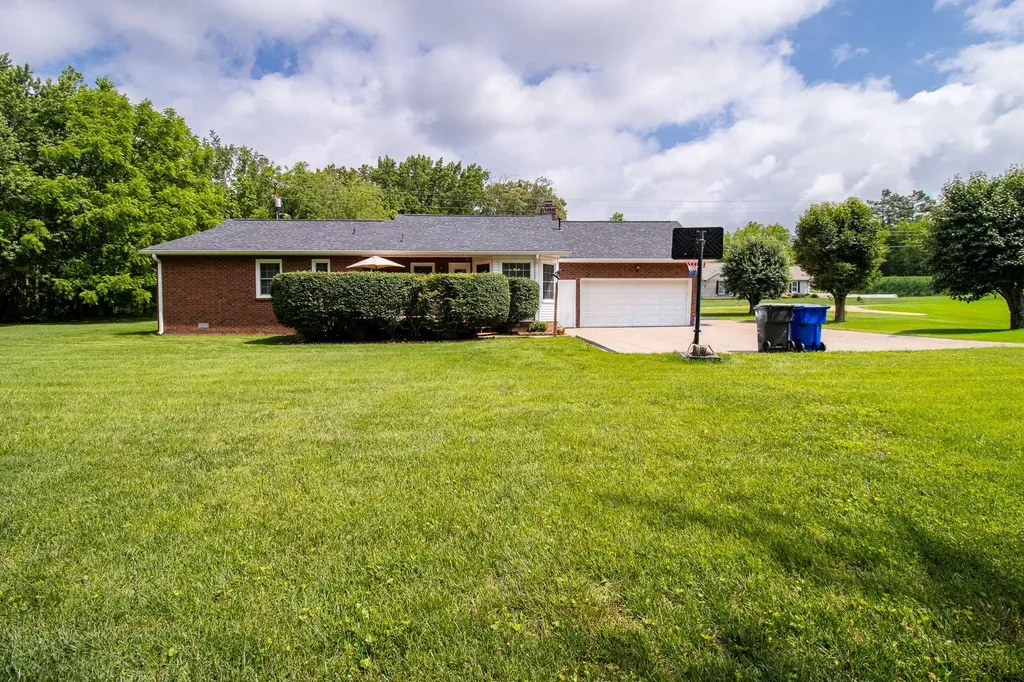 303 Stephanie Drive White House TN 37188