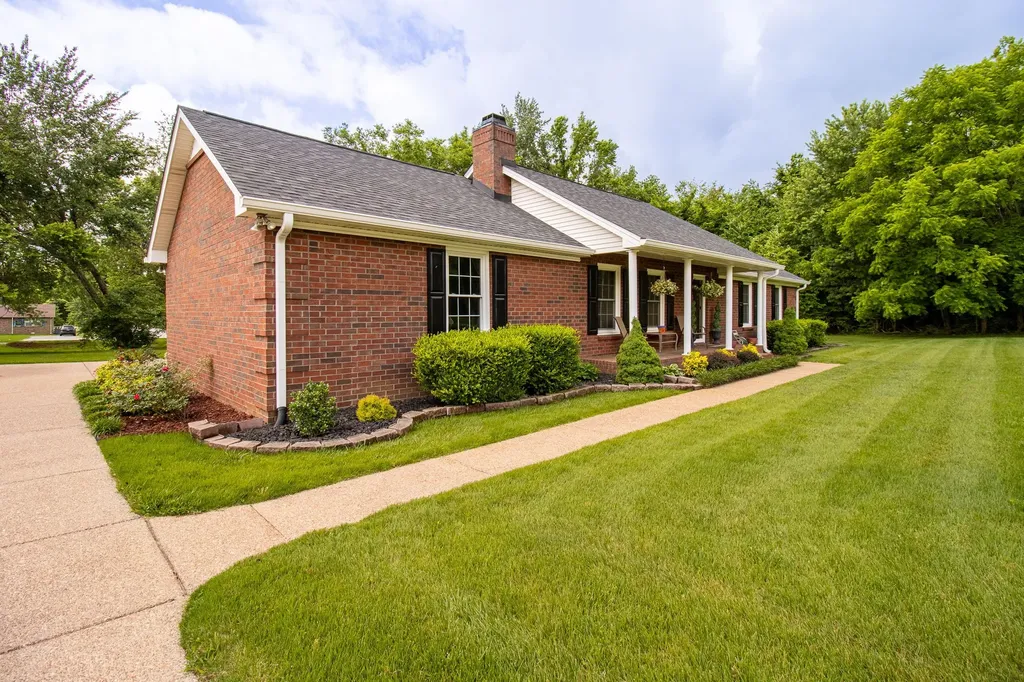 303 Stephanie Drive White House TN 37188
