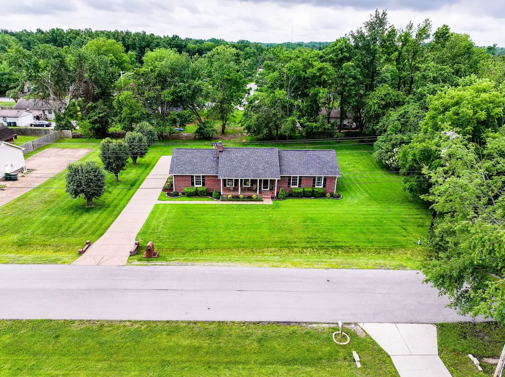 303 Stephanie Drive White House TN 37188