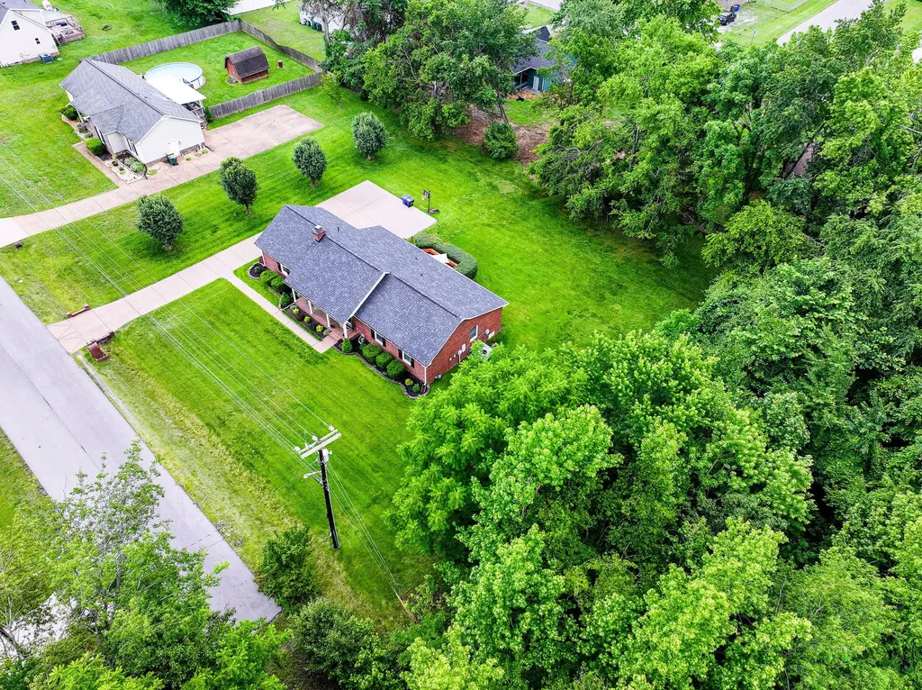303 Stephanie Drive White House TN 37188