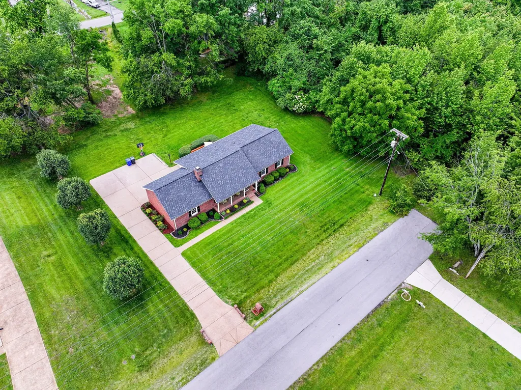 303 Stephanie Drive White House TN 37188