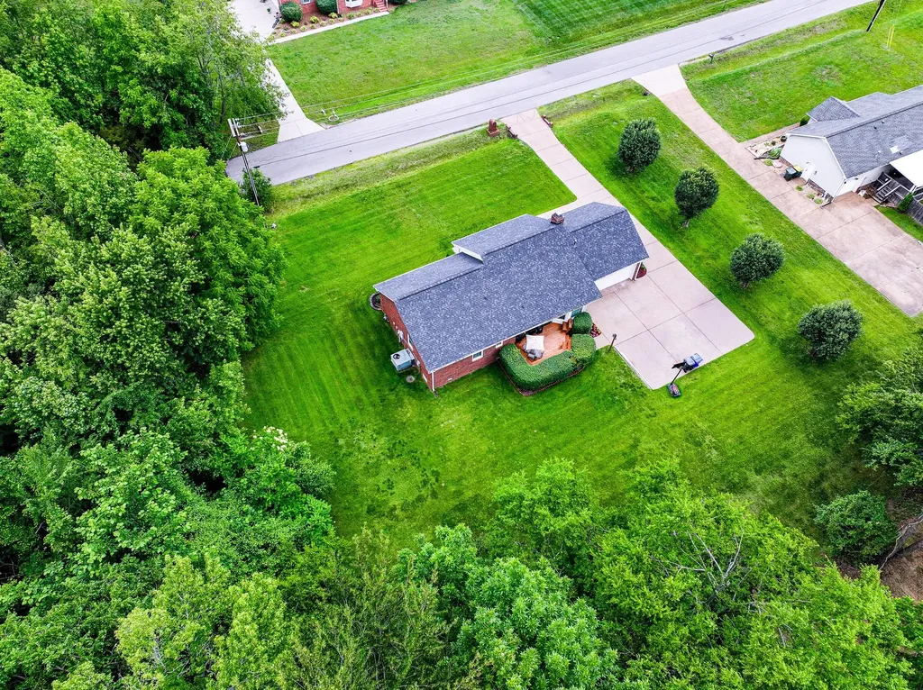 303 Stephanie Drive White House TN 37188
