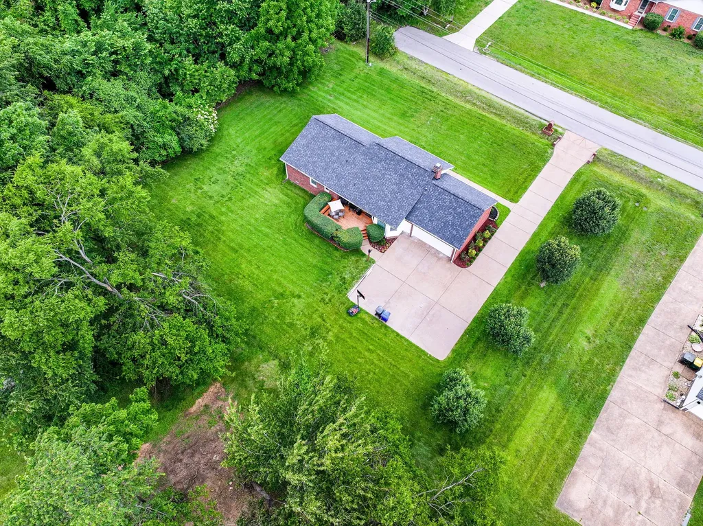 303 Stephanie Drive White House TN 37188