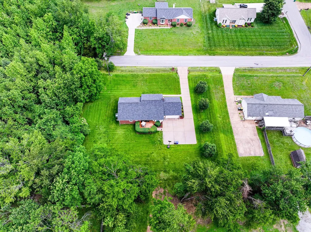 303 Stephanie Drive White House TN 37188