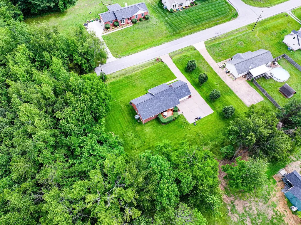 303 Stephanie Drive White House TN 37188