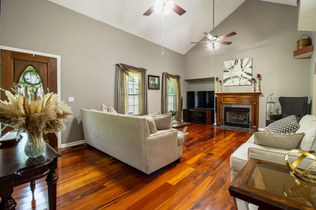 303 Stephanie Drive White House TN 37188