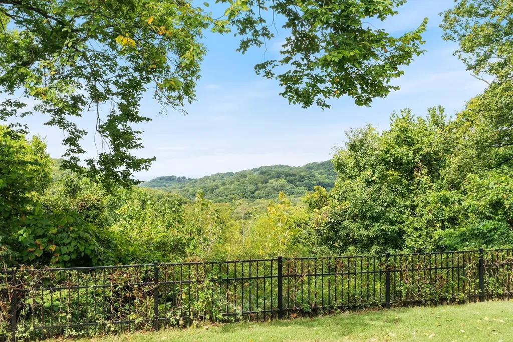 1607 Otter Creek Road Nashville TN 37215