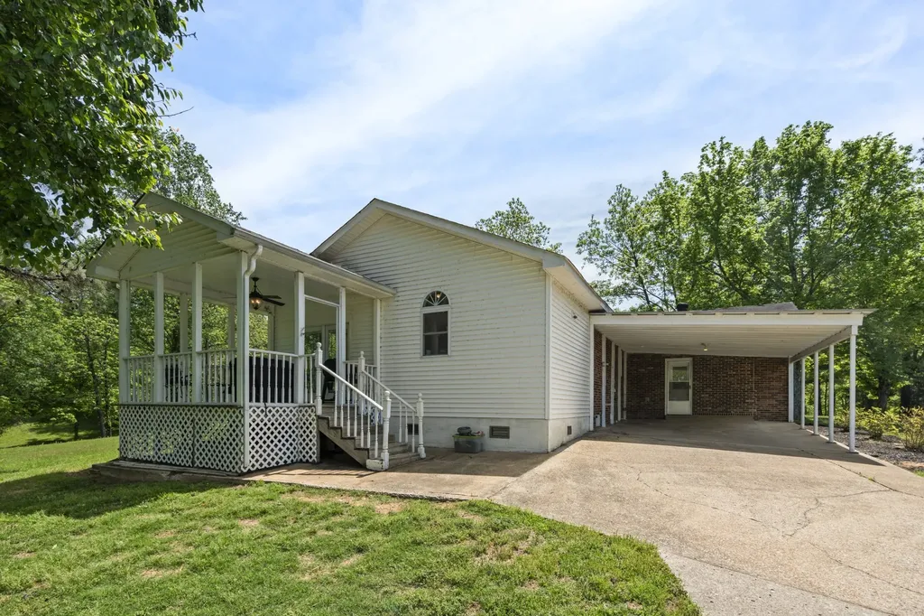 444 Cooley Road Waverly TN 37185