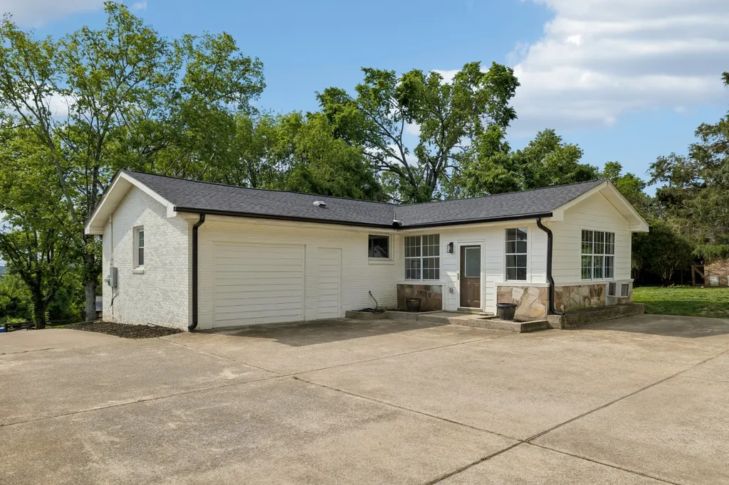 542 Moncrief Avenue Goodlettsville TN 37072