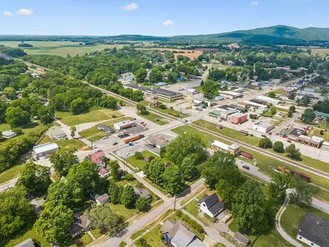 103 Cowan St, W Cowan TN 37318