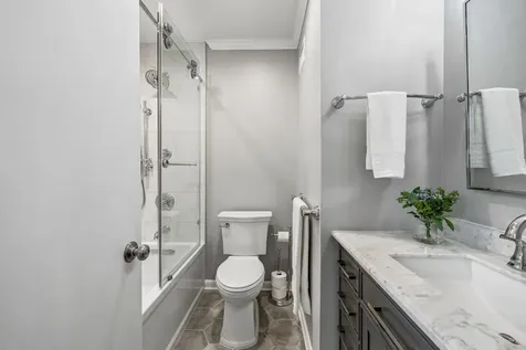 599 Harpeth Pkwy, E Nashville TN 37221