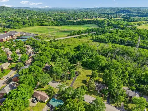 599 Harpeth Pkwy, E Nashville TN 37221
