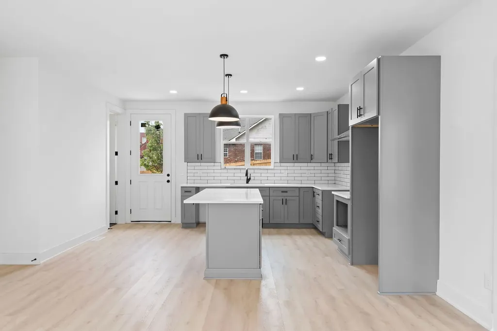3123 River Drive Nashville TN 37218