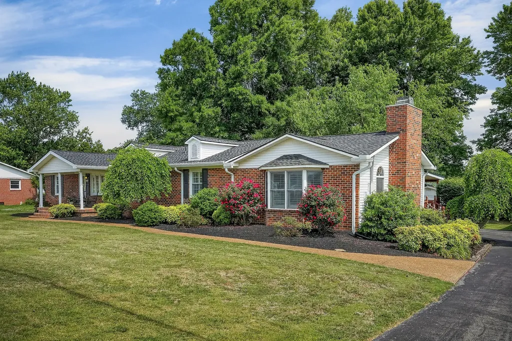 708 Dry Creek Road Smithville TN 37166