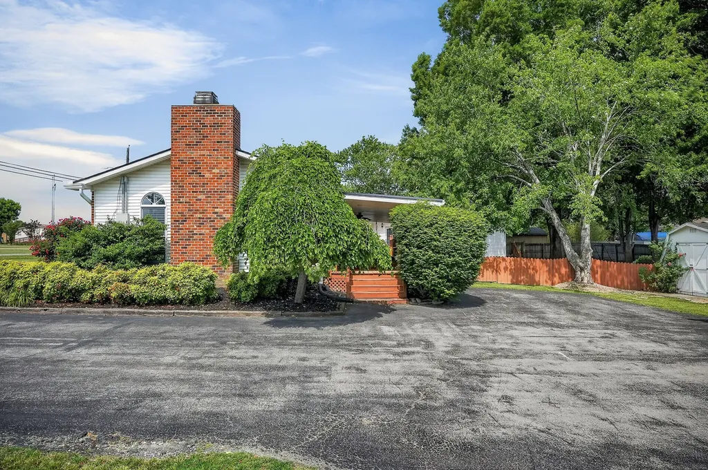 708 Dry Creek Road Smithville TN 37166