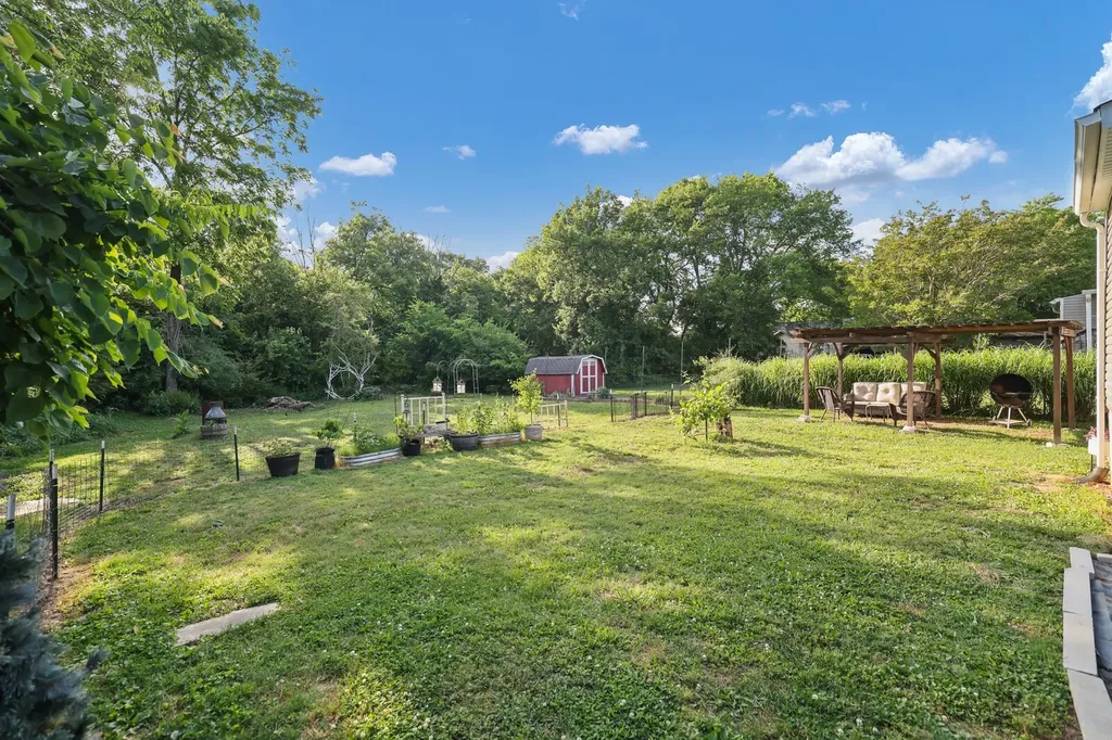 336 W End Ave, N Lewisburg TN 37091
