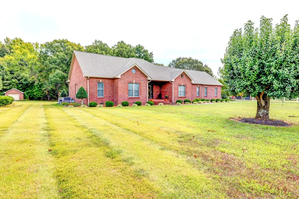 629 Mobley Road Clarksville TN 37043