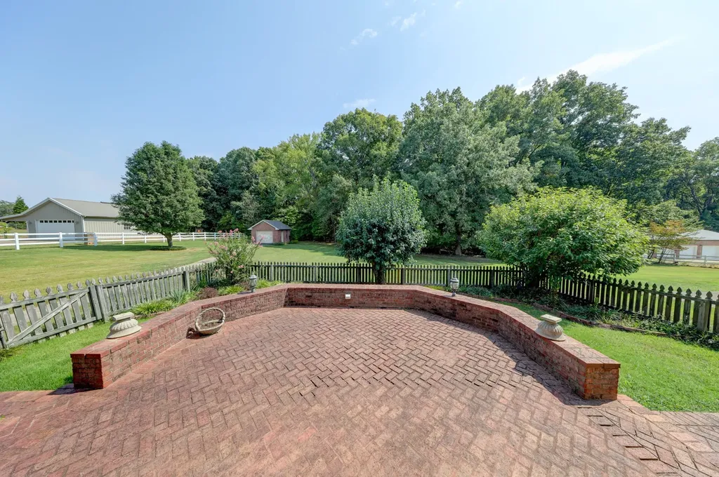 629 Mobley Road Clarksville TN 37043