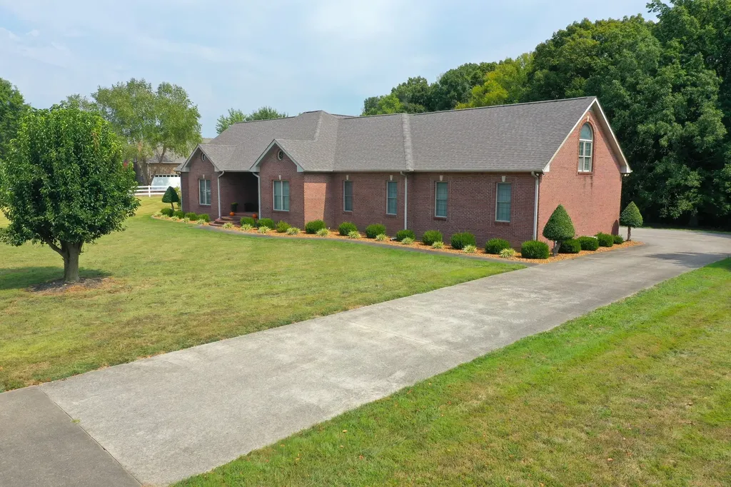 629 Mobley Road Clarksville TN 37043