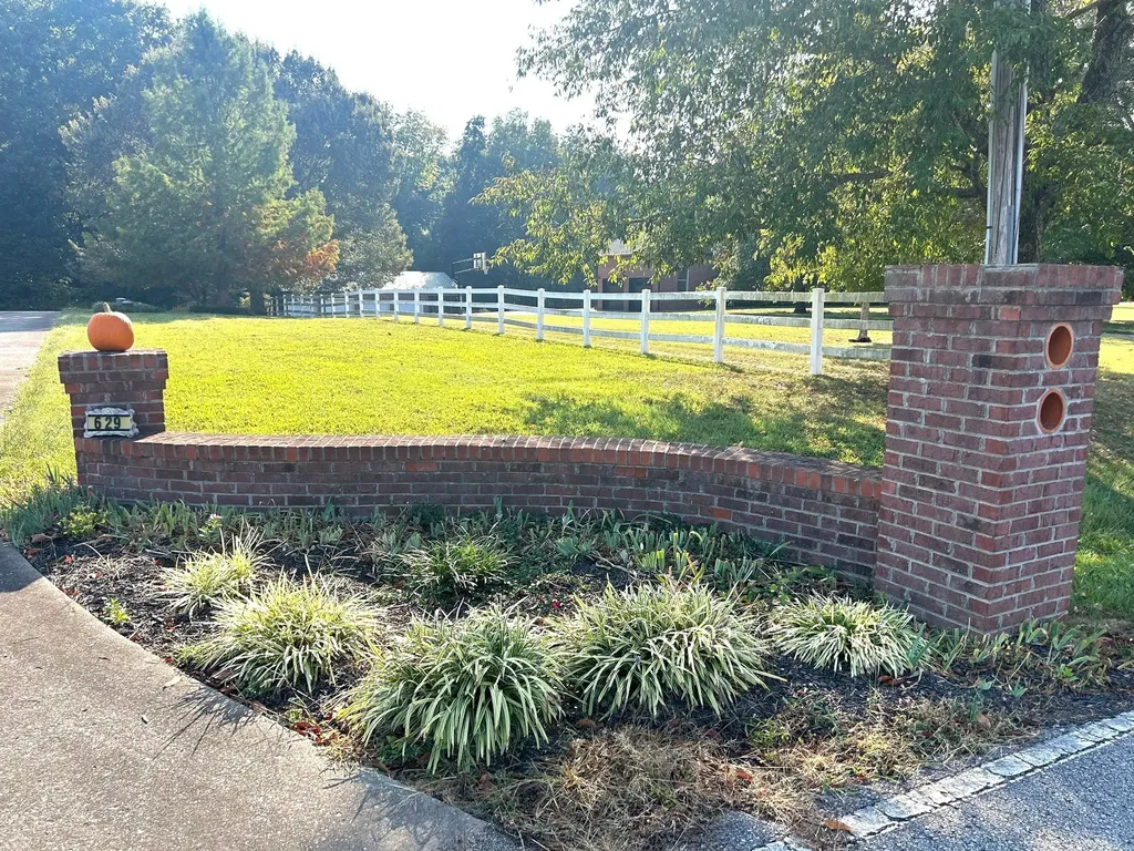629 Mobley Road Clarksville TN 37043