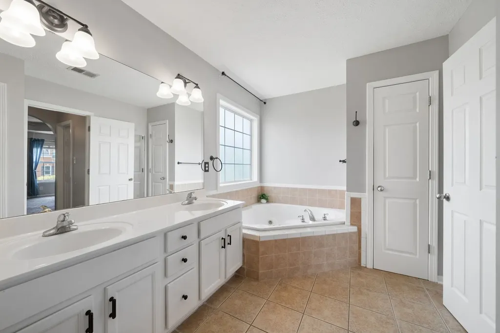 3396 Heatherwood Trace Clarksville TN 37040