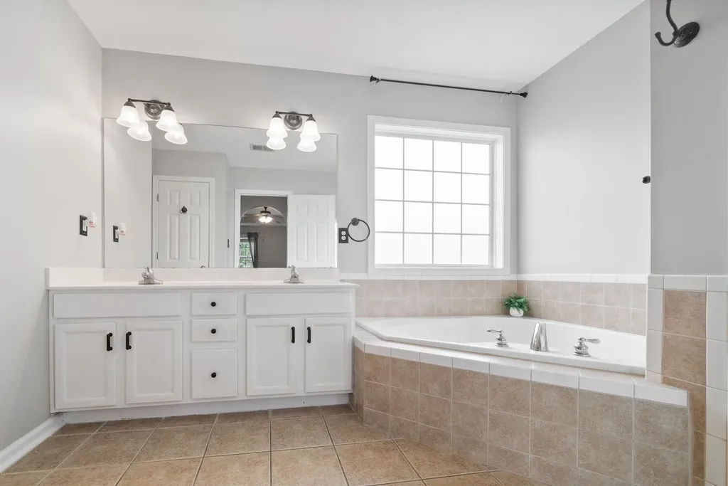 3396 Heatherwood Trace Clarksville TN 37040