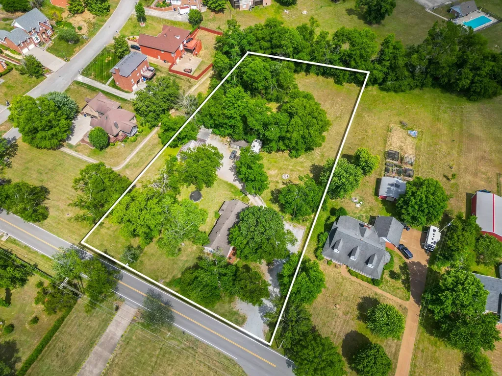 1098 Old Dickerson Pike Goodlettsville TN 37072