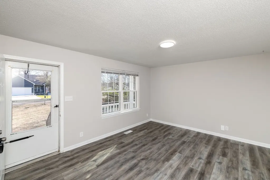 410 Roselawn Drive Clarksville TN 37042