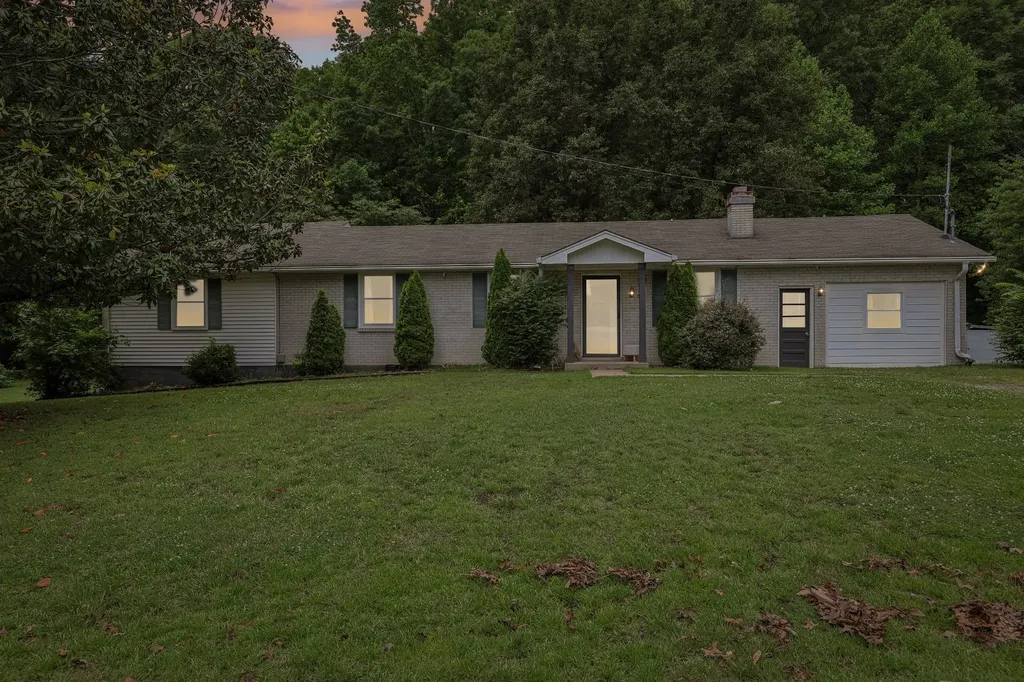403 Pennington Lane Cedar Hill TN 37032