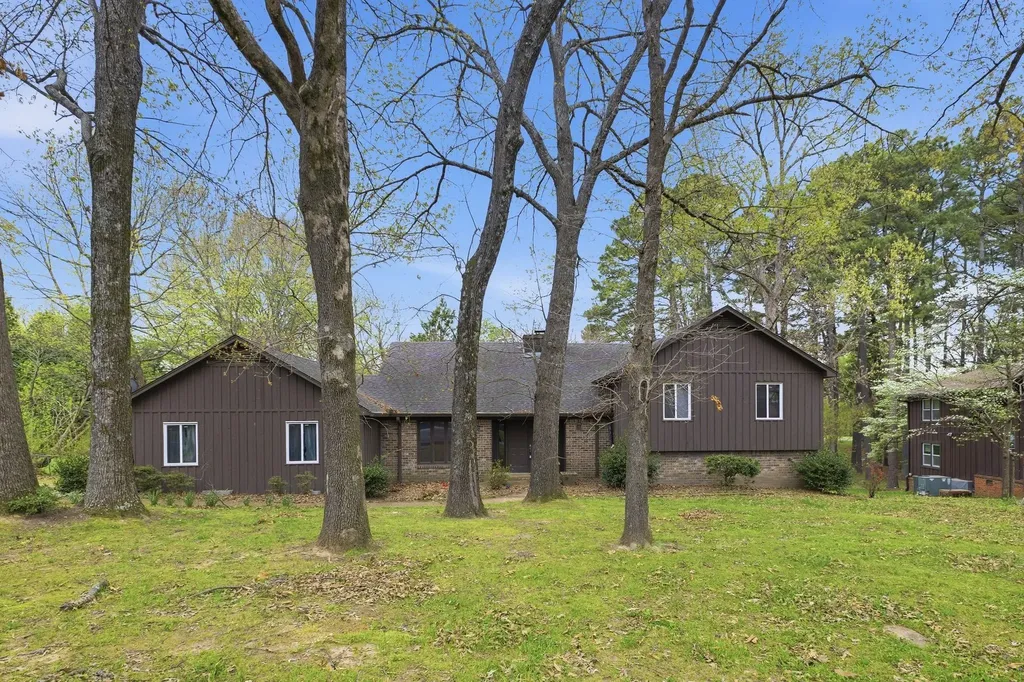 31 Colonial Cove Jackson TN 38305