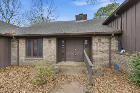 31 Colonial Cove Jackson TN 38305