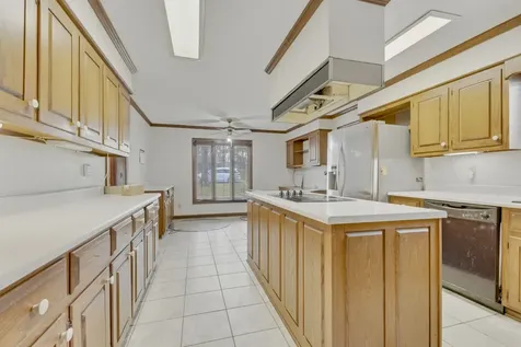 31 Colonial Cove Jackson TN 38305