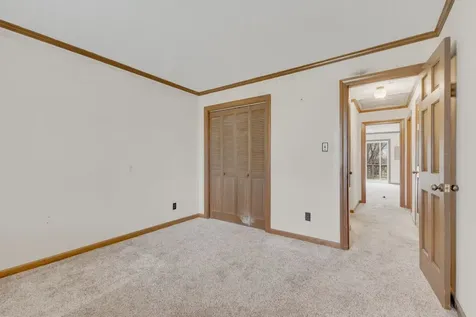 31 Colonial Cove Jackson TN 38305
