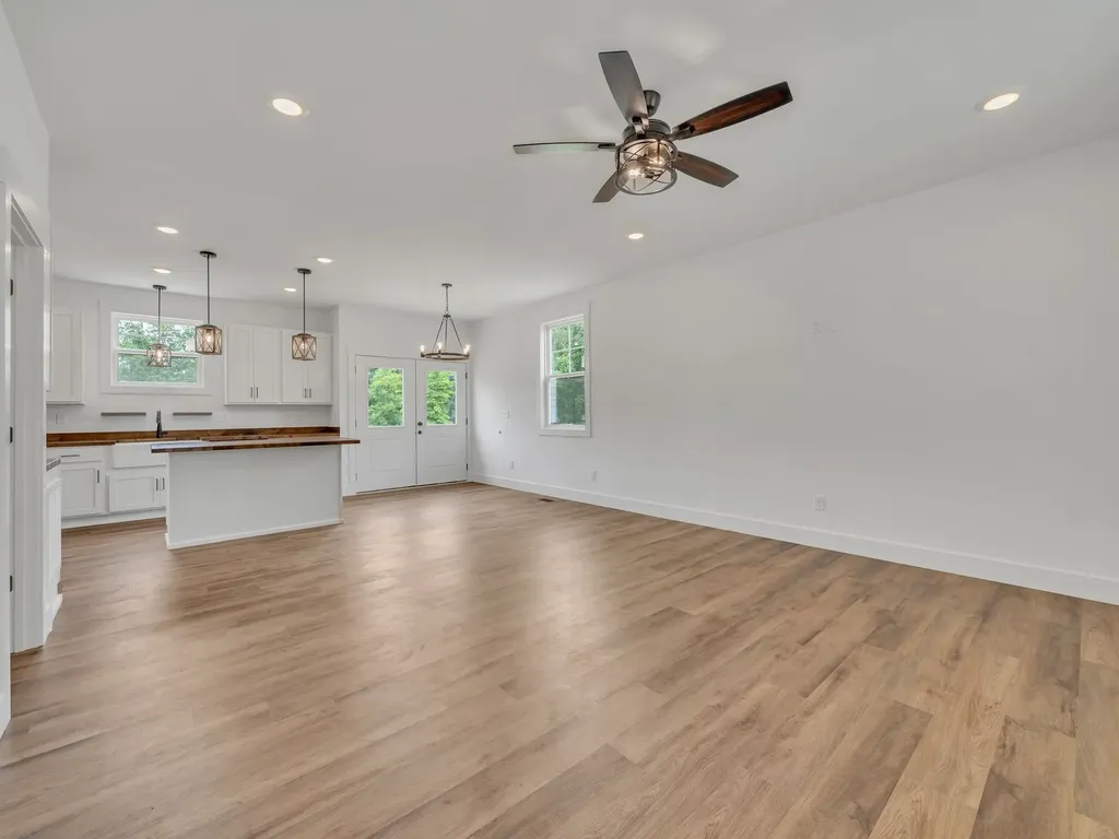 5800 Sanders Road Lyles TN 37098